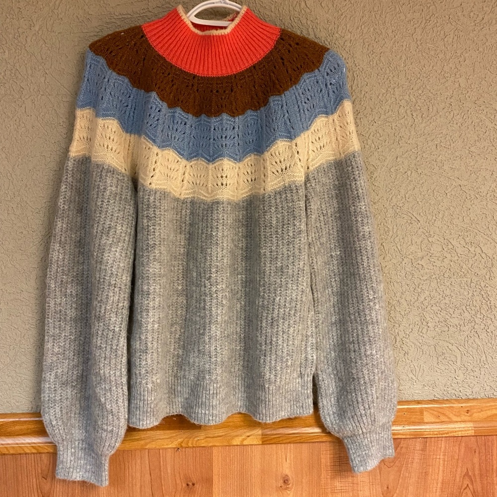 Knit sweater
